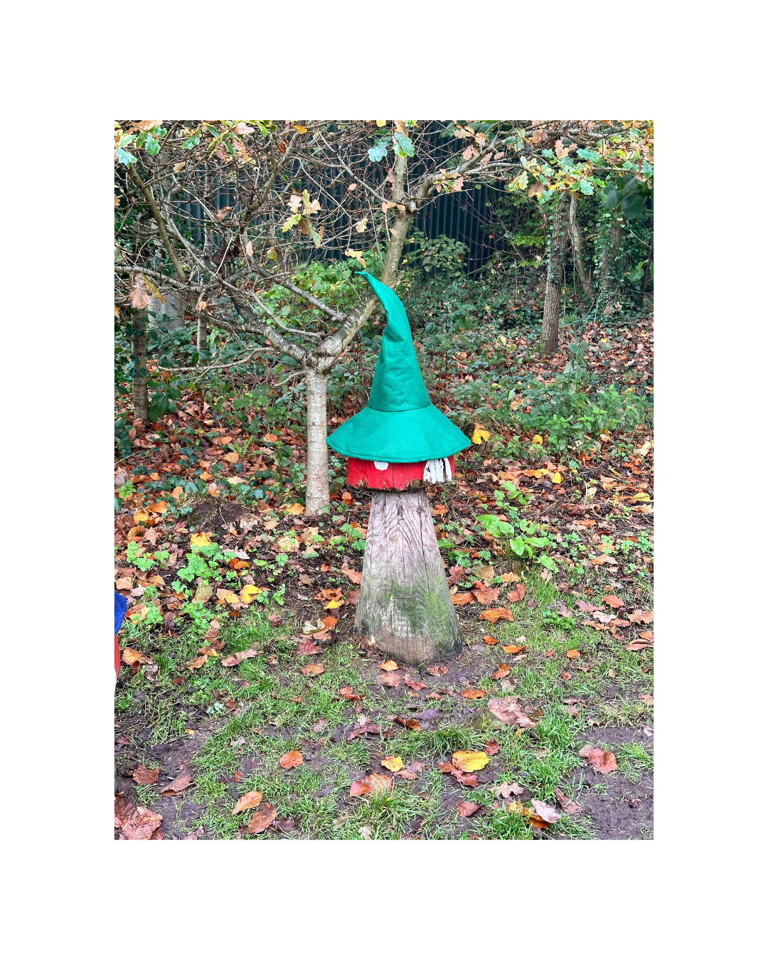 Green Sloped Brim Wandering Wizard Hat