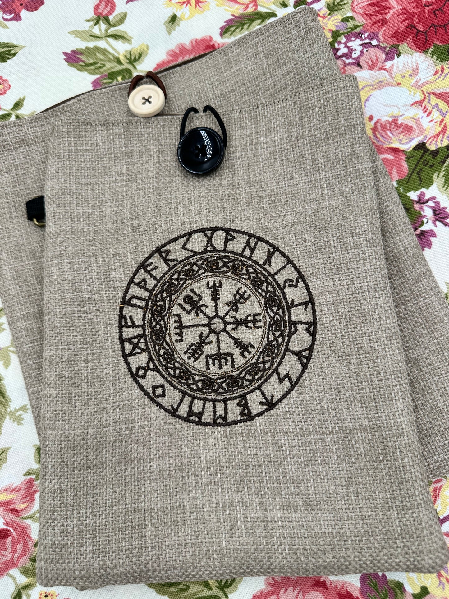 Viking Compass  - Vegvisir - Embroidered Book Sleeve